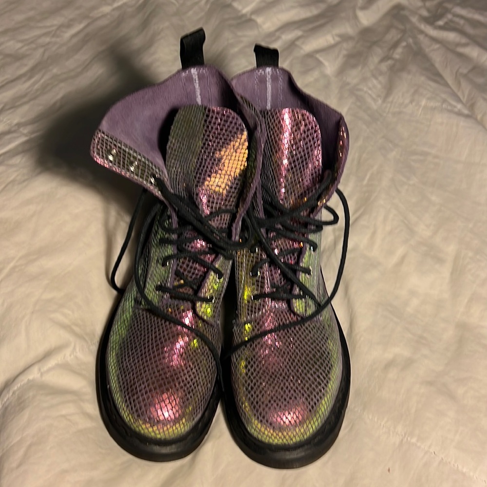 Dr. Martens Pascal Mermaid (iridescent green & purple) Women Size 10, EU 42, EUC